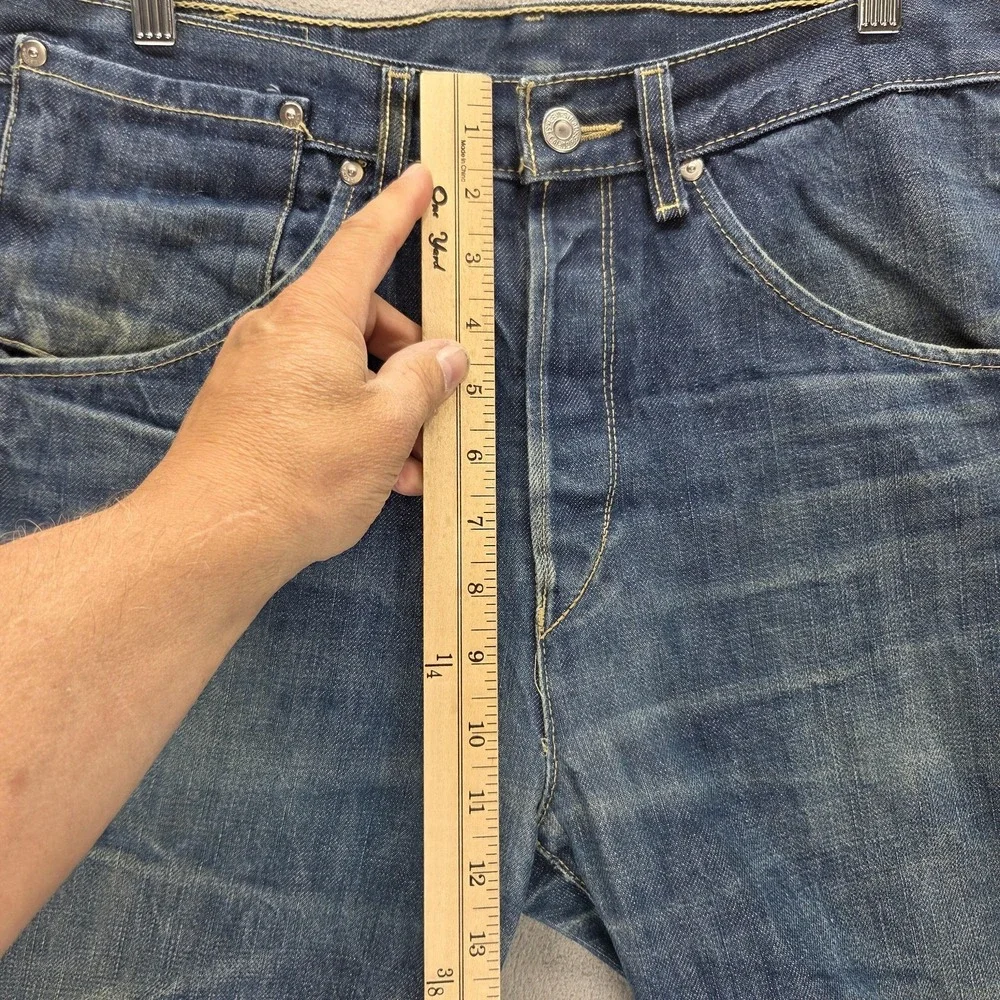 Levis 835 front